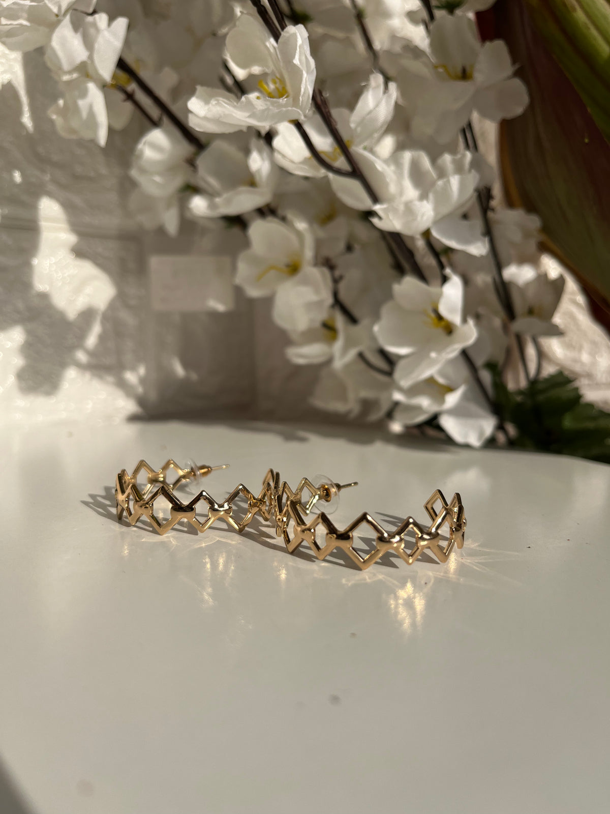 Gold Tone Geometric Link Hoop Earrings